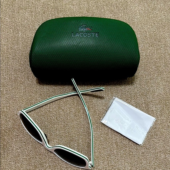 Lacoste White Sunglasses with Green Case - Picture 1 of 7